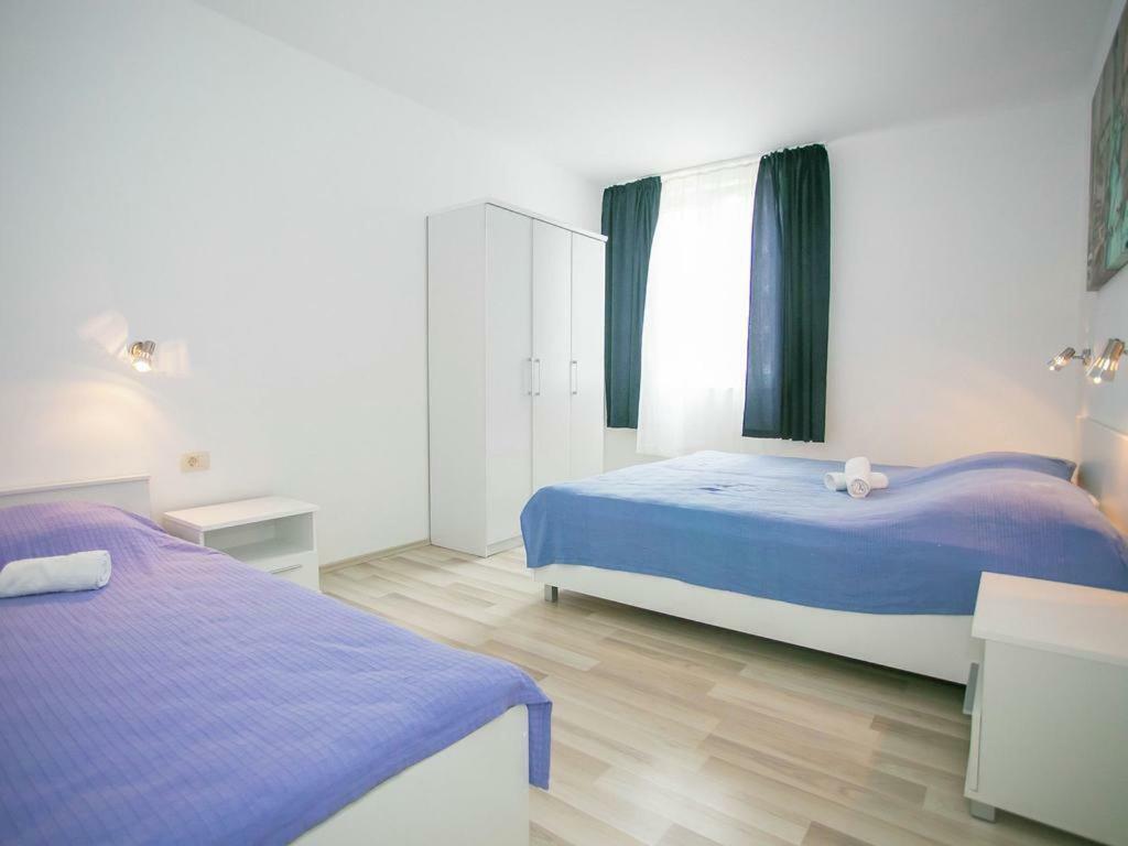 Sesar Apartments Krk - No. 3 Cvita Krk Town Luaran gambar