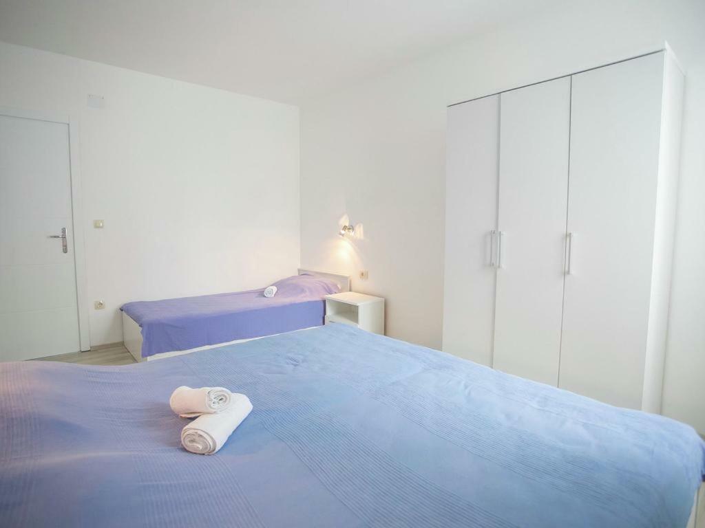 Sesar Apartments Krk - No. 3 Cvita Krk Town Luaran gambar
